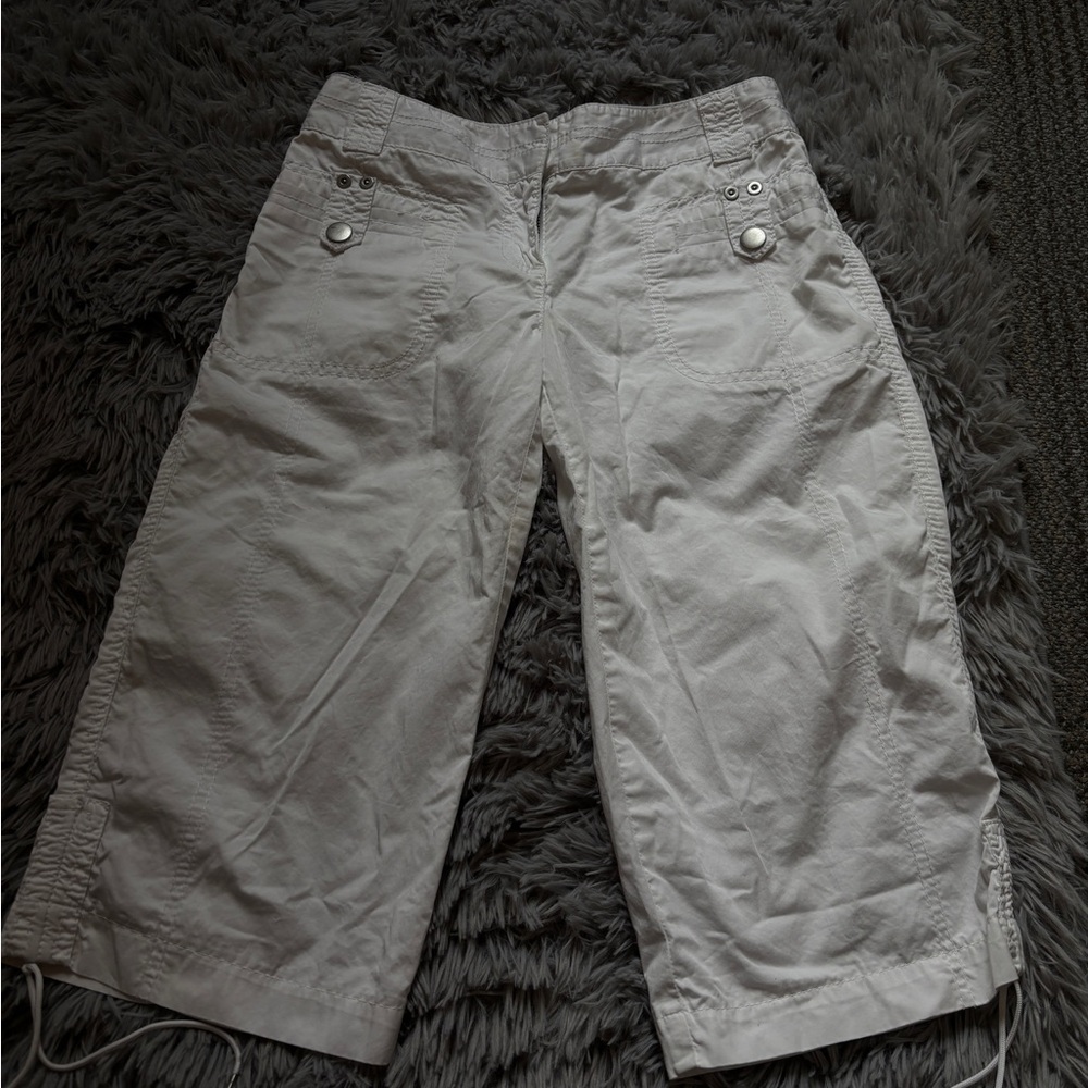 Ann Taylor Loft Signature Fit cropped white capri pants - 00P